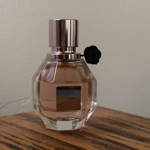 1oz Flowerbomb Fragrance